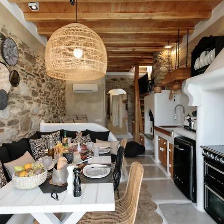 Naxos Heritage